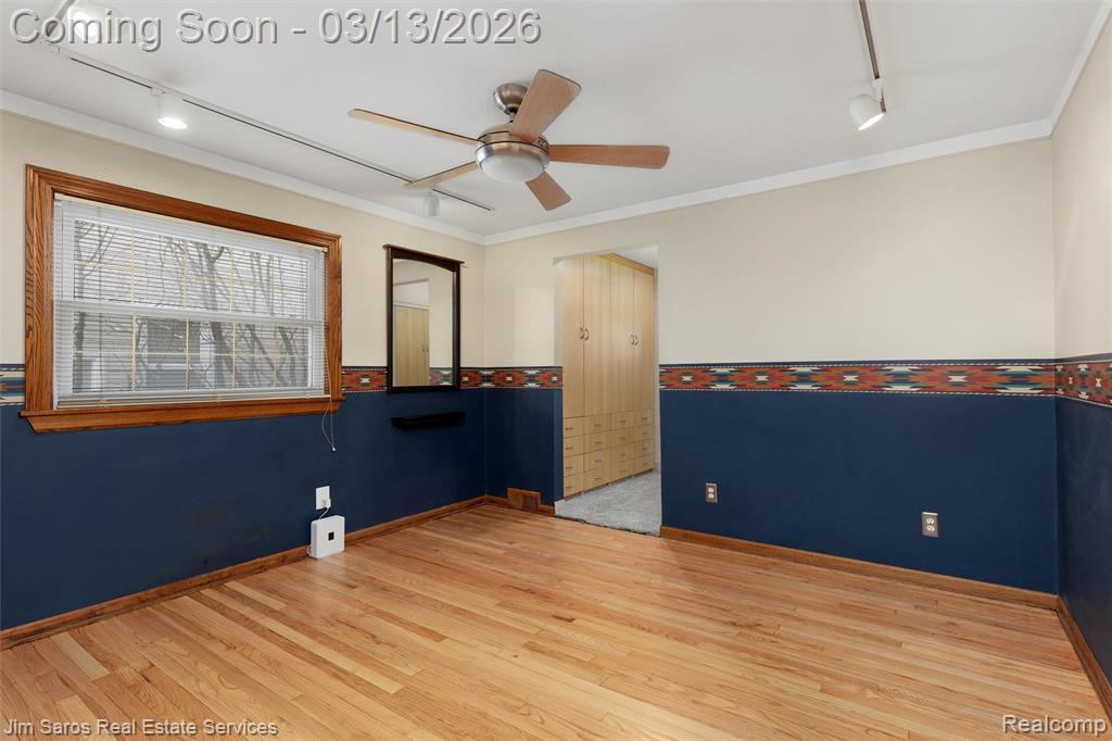 2204 Roslyn Road Grosse Pointe Woods, MI 48236 - Photo 11 of 34