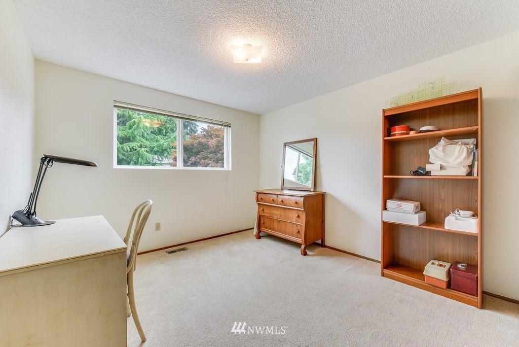 9719 Northeast 204th Place Bothell, WA 98011 - Photo 11 of 23 Gallery Image 11