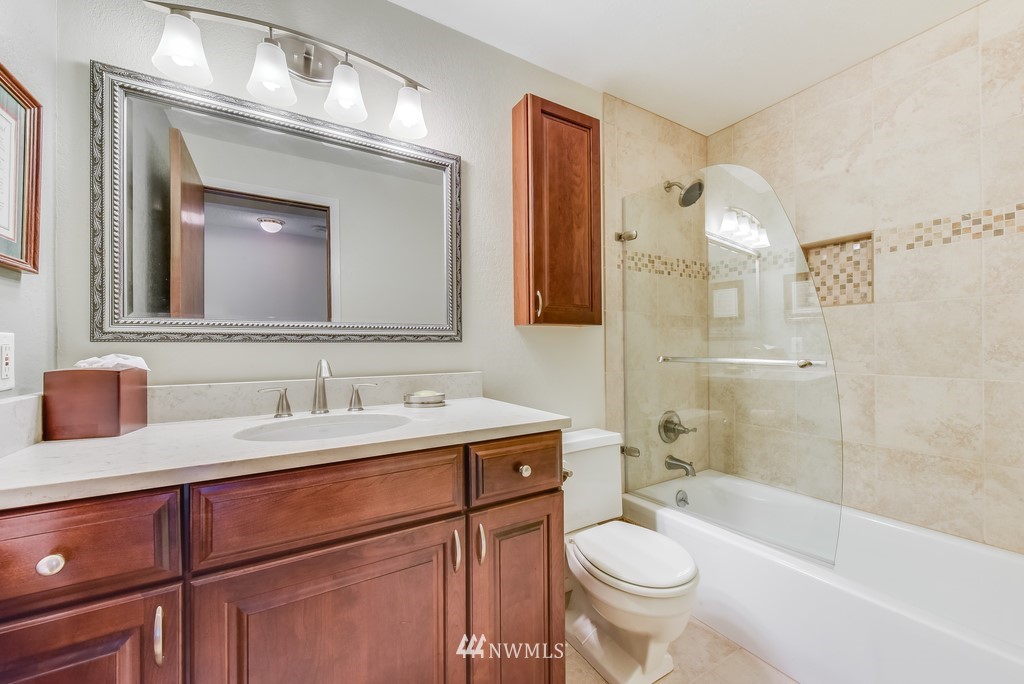 9719 Northeast 204th Place Bothell, WA 98011 - Photo 13 of 23 Gallery Image 13