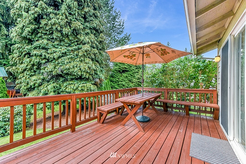 9719 Northeast 204th Place Bothell, WA 98011 - Photo 18 of 23 Gallery Image 18