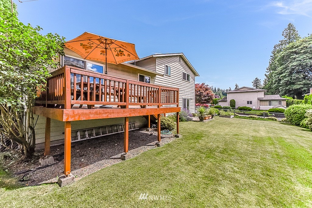 9719 Northeast 204th Place Bothell, WA 98011 - Photo 19 of 23 Gallery Image 19