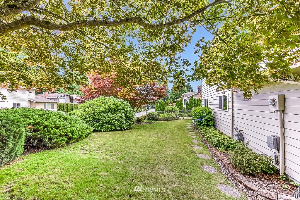 9719 Northeast 204th Place Bothell, WA 98011 - Photo 21 of 23 Gallery Image 21