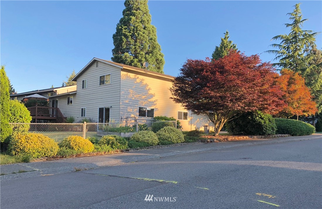 9719 Northeast 204th Place Bothell, WA 98011 - Photo 22 of 23 Gallery Image 22