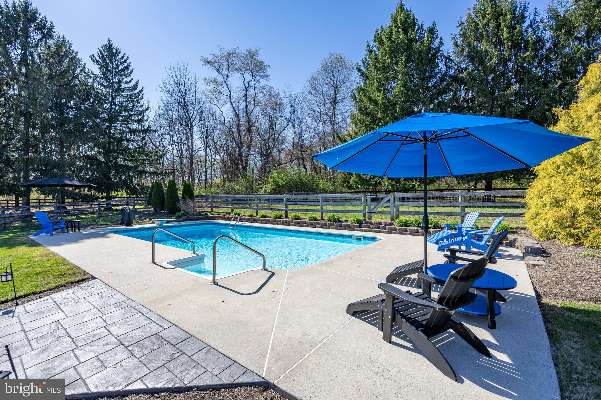 337 Saw Mill Road Pottstown, PA 19465 - Photo 33 of 57 a view of a backyard with sitting area
