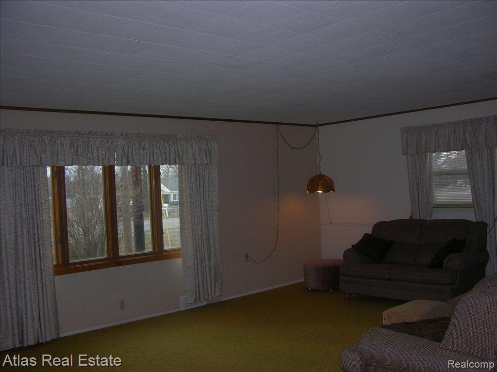3135 Belsay Road Burton, MI 48519 - Photo 4 of 10 Belsay3135 005