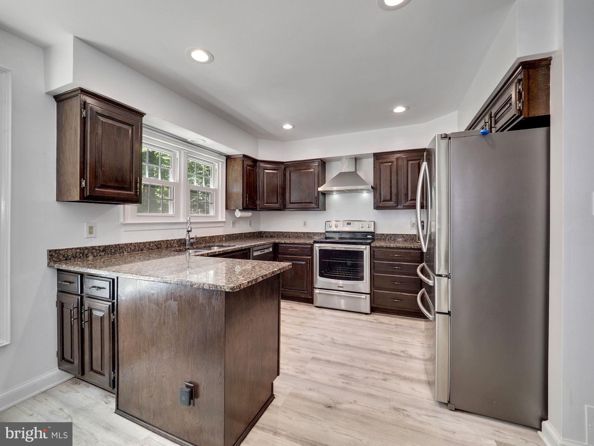 7000 Greentree Road Bethesda, MD 20817 - Photo 11 of 34 Kitchen