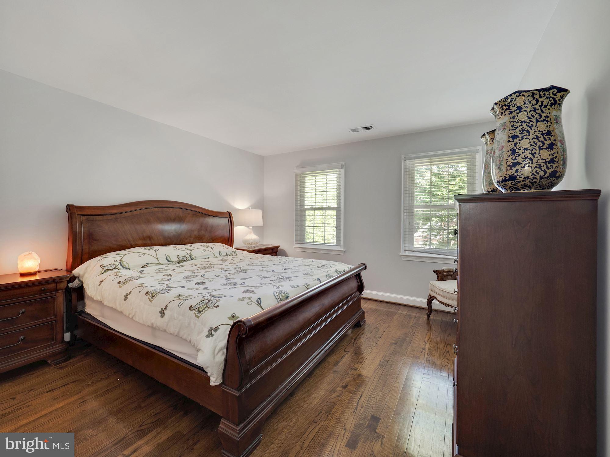 7000 Greentree Road Bethesda, MD 20817 - Photo 18 of 34 Second Bedroom