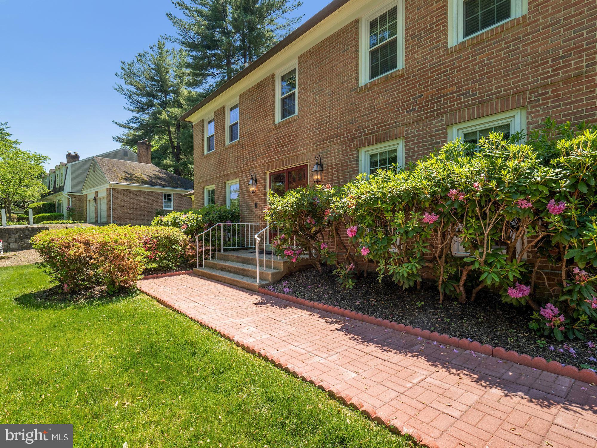 7000 Greentree Road Bethesda, MD 20817 - Photo 3 of 34 Front