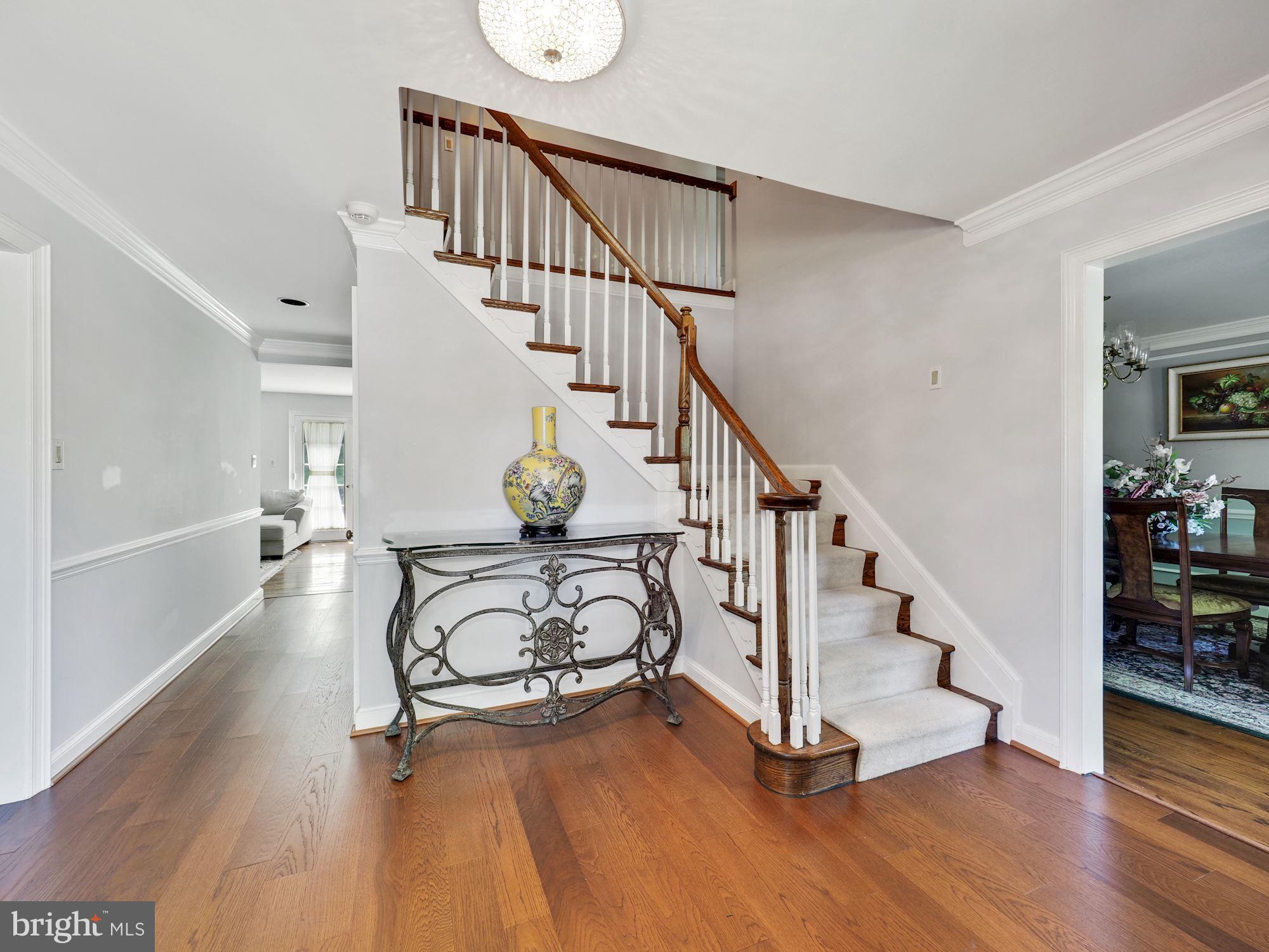 7000 Greentree Road Bethesda, MD 20817 - Photo 4 of 34 Foyer