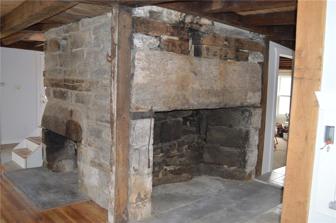 39 Kuehn Road Hopkinton, RI 02804 - Photo 3 of 21 Gallery Image 3