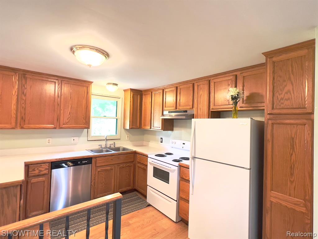 236 Palms Road Goodells, MI 48027 - Photo 18 of 36