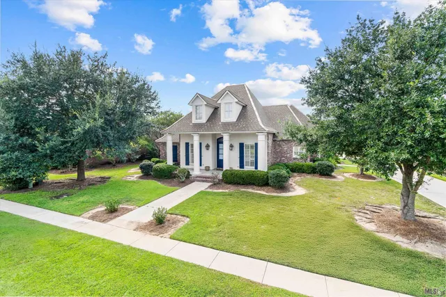$599,900 | 325 Chateau Jon, Denham Springs, LA 70726