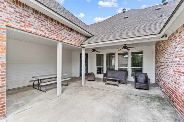 $599,900 | 325 Chateau Jon, Denham Springs, LA 70726