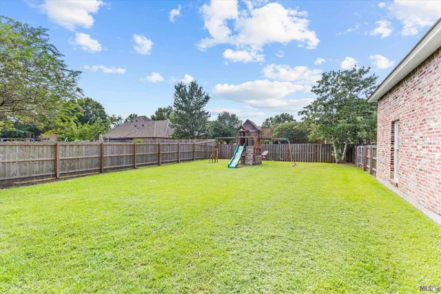 $599,900 | 325 Chateau Jon, Denham Springs, LA 70726