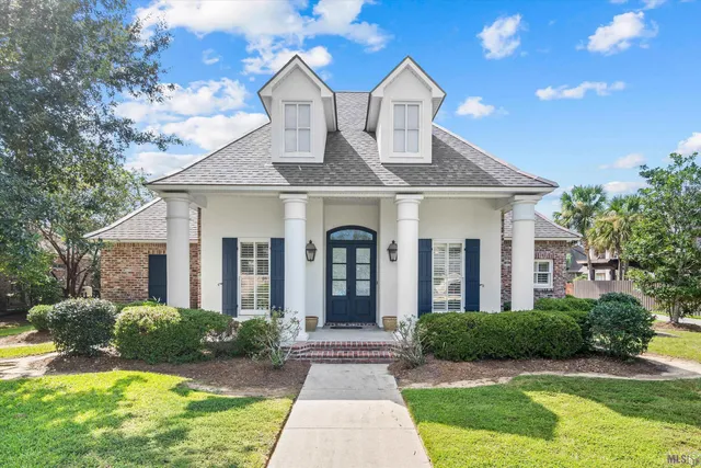 $599,900 | 325 Chateau Jon, Denham Springs, LA 70726