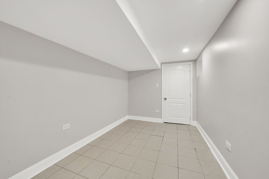 8033 South Campbell Avenue Chicago, IL 60652 - Photo 29 of 30 a view of an empty room