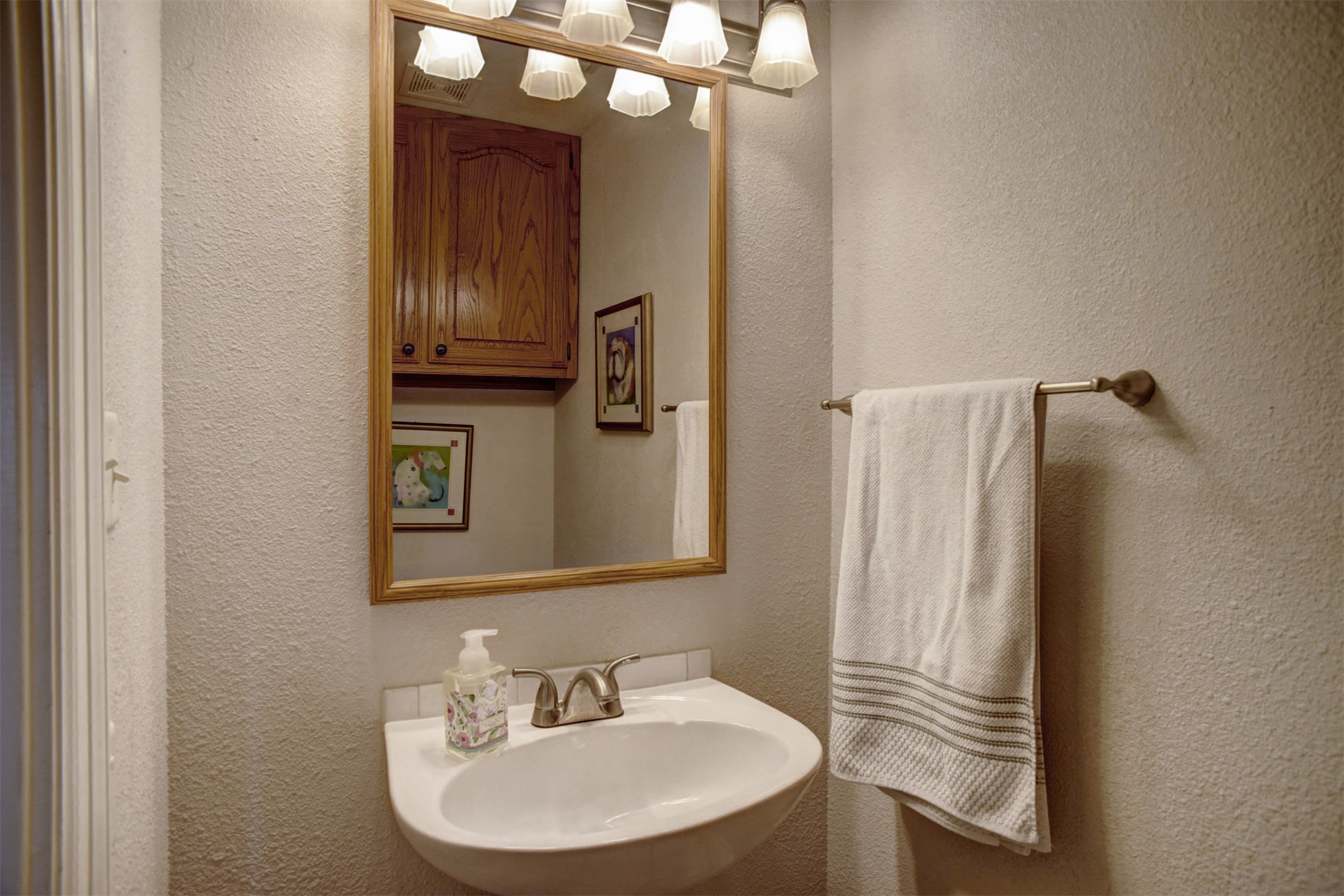 678 Ponderosa Road Bastrop, TX 78602 - Photo 24 of 40 Mail level powder room