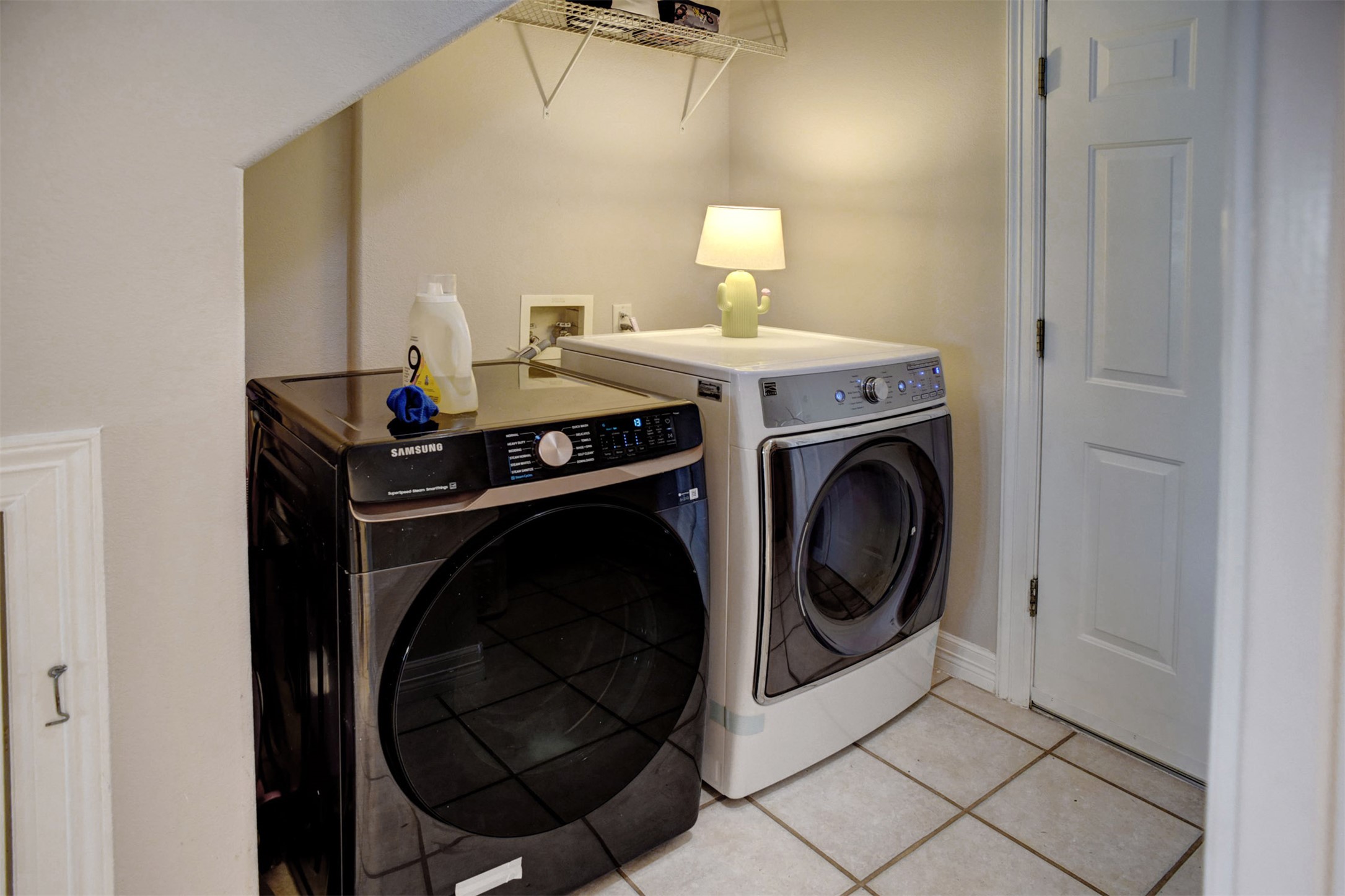 678 Ponderosa Road Bastrop, TX 78602 - Photo 25 of 40 Laundry Room