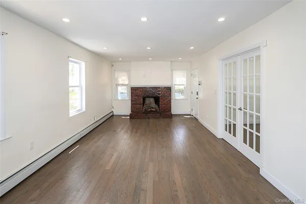 $4,500 | 987 Kings Parkway, Baldwin, NY 11510