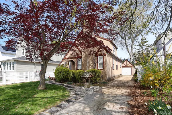 $4,500 | 987 Kings Parkway, Baldwin, NY 11510