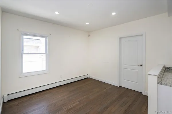 $4,500 | 987 Kings Parkway, Baldwin, NY 11510