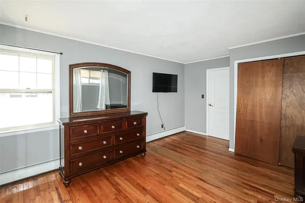 $4,500 | 987 Kings Parkway, Baldwin, NY 11510