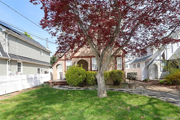 $4,500 | 987 Kings Parkway, Baldwin, NY 11510