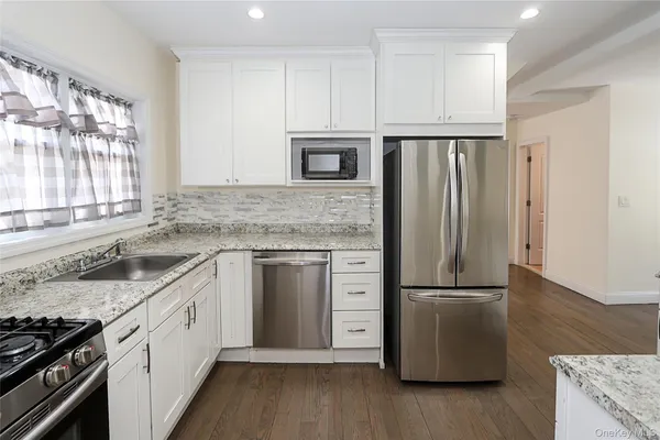 $4,500 | 987 Kings Parkway, Baldwin, NY 11510