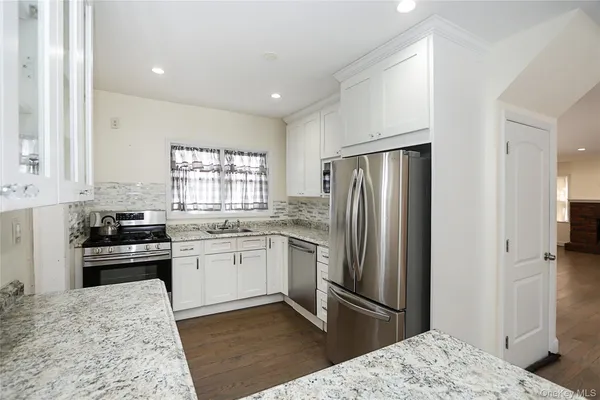 $4,500 | 987 Kings Parkway, Baldwin, NY 11510