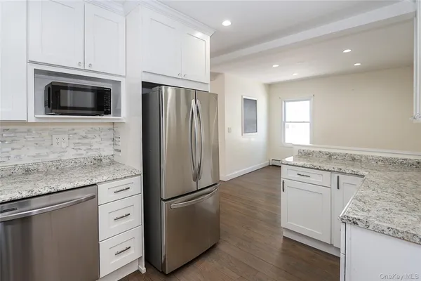 $4,500 | 987 Kings Parkway, Baldwin, NY 11510
