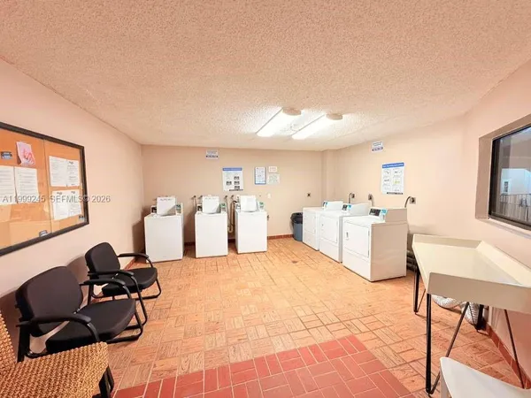 $2,500 | 8420 Southwest 133rd Avenue Road, Unit 419, Miami, FL 33183