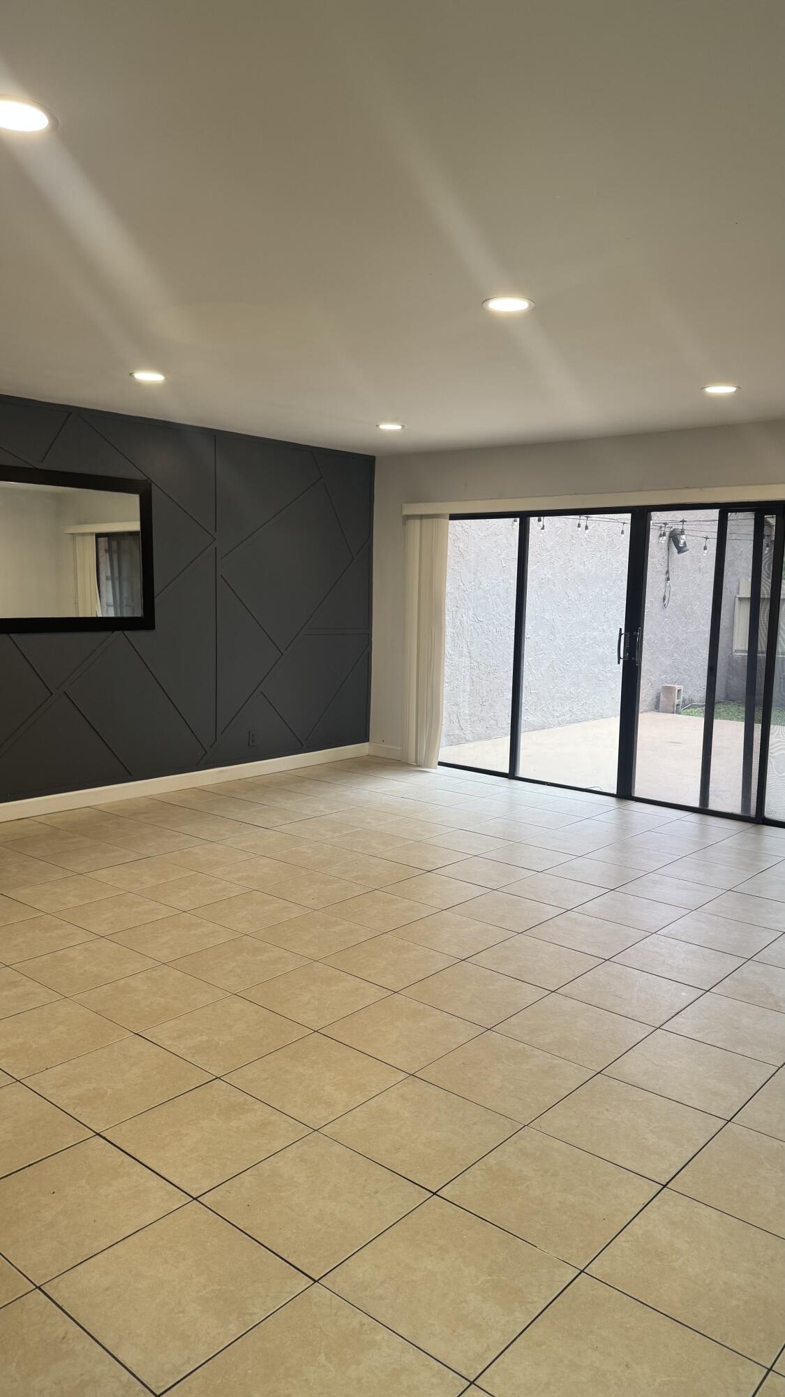 802 St Andrews Road, Unit 15 Hollywood, FL 33021 - Photo 11 of 53 a view of an empty room