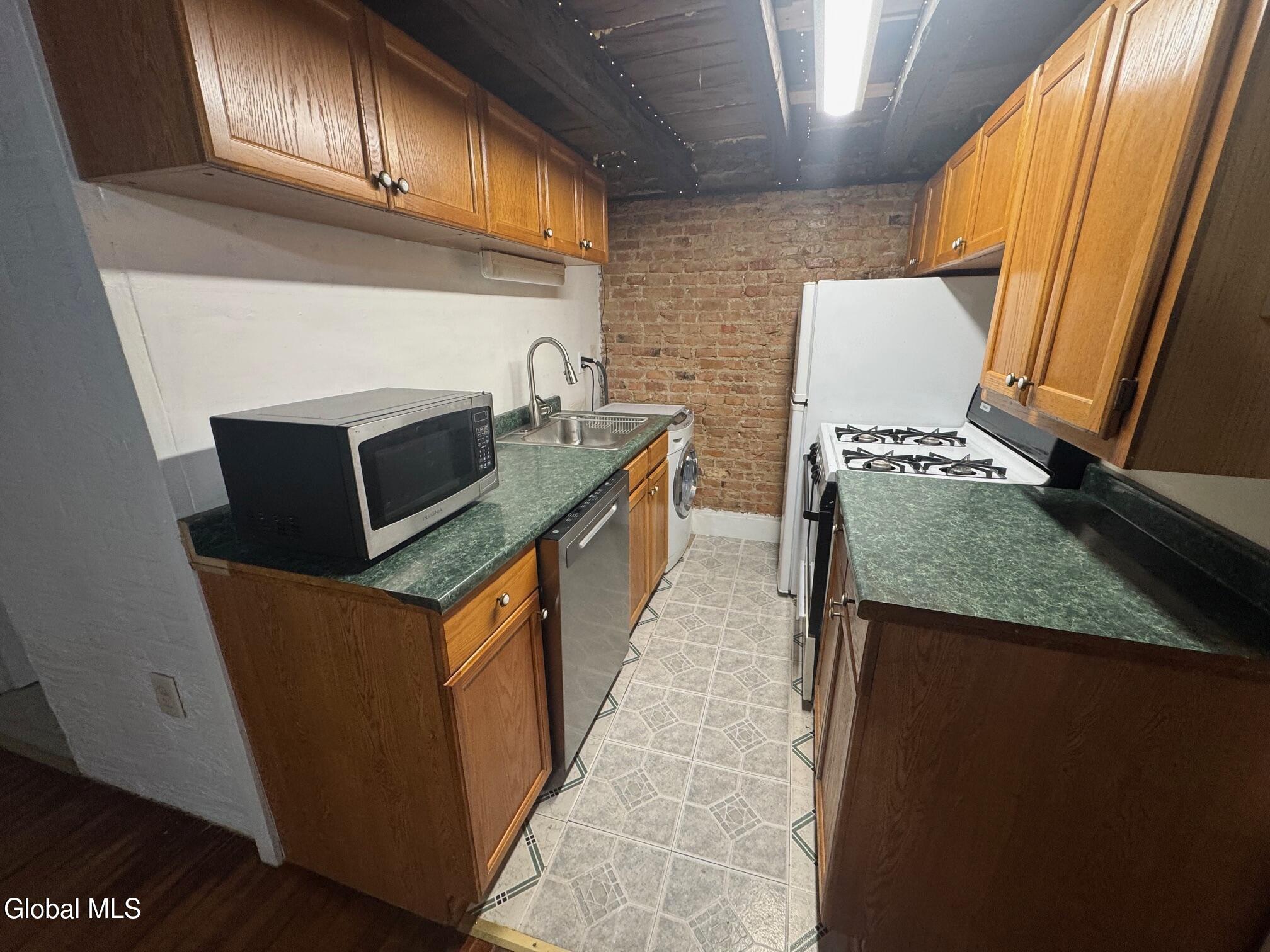 1519 New Scotland Road, Unit 3 Bethlehem, NY 12159 - Photo 7 of 17 IMG_1739