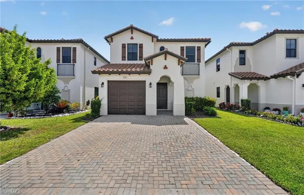 $2,700 | 8951 Madrid Circle, Naples, FL 34104