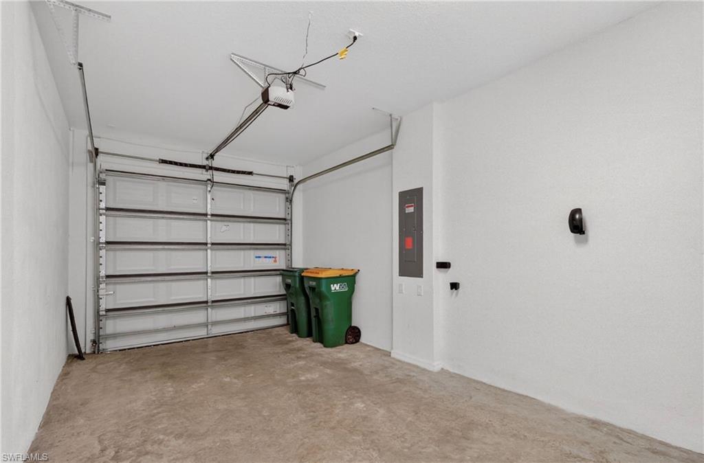 8951 Madrid Circle Naples, FL 34104 - Photo 17 of 39