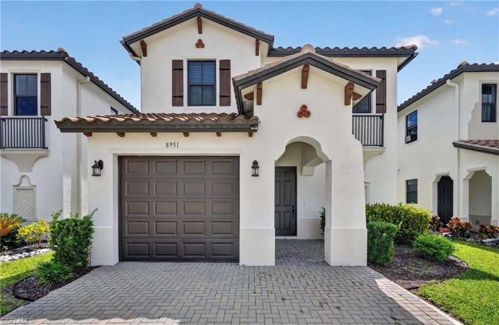 8951 Madrid Circle Naples, FL 34104 - Photo 2 of 39