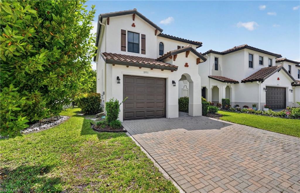 8951 Madrid Circle Naples, FL 34104 - Photo 4 of 39
