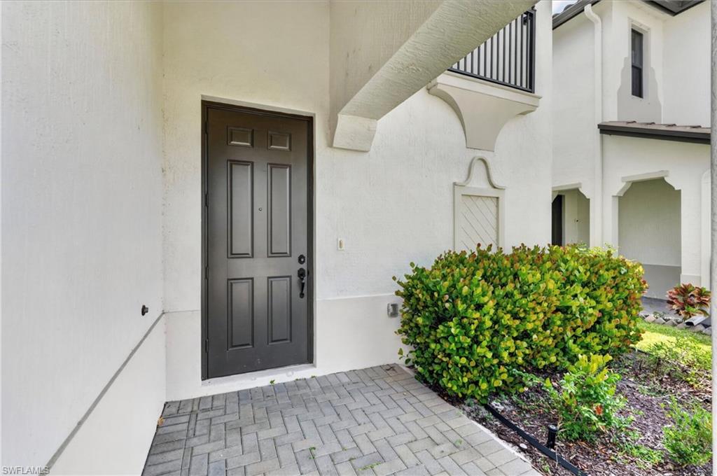 8951 Madrid Circle Naples, FL 34104 - Photo 5 of 39