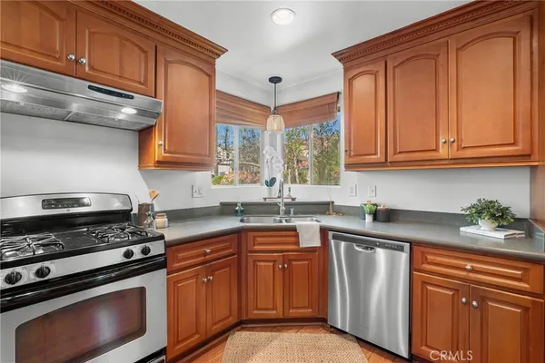 $2,700,000 | 586 36th Street, Manhattan Beach, CA 90266