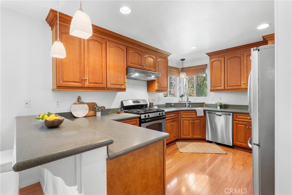 586 36th Street Manhattan Beach, CA 90266 - Photo 13 of 50