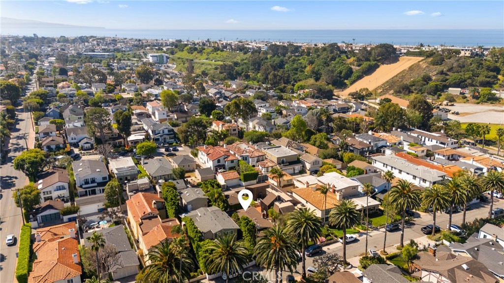 586 36th Street Manhattan Beach, CA 90266 - Photo 44 of 50 Beach-close location in the Tree Streets