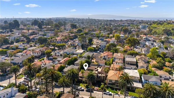 $2,700,000 | 586 36th Street, Manhattan Beach, CA 90266