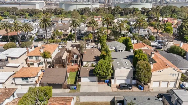$2,700,000 | 586 36th Street, Manhattan Beach, CA 90266