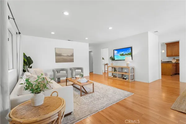 $2,700,000 | 586 36th Street, Manhattan Beach, CA 90266