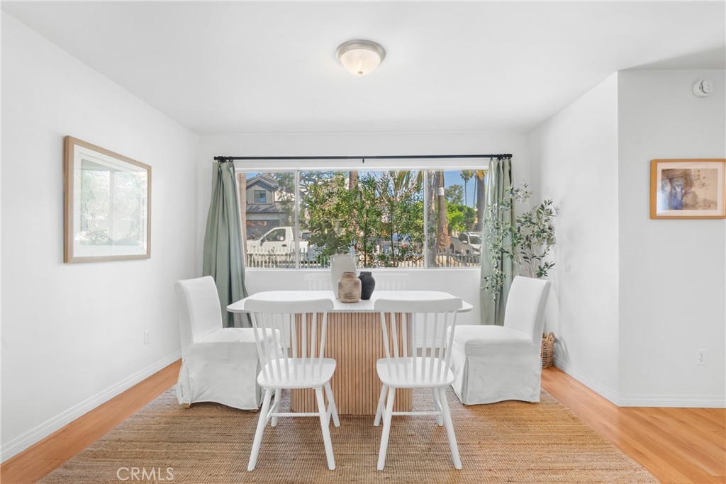 586 36th Street Manhattan Beach, CA 90266 - Photo 8 of 50