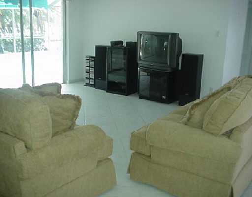 816 Northeast 70th Street Boca Raton, FL 33487 - Photo 5 of 7 Additional Photo