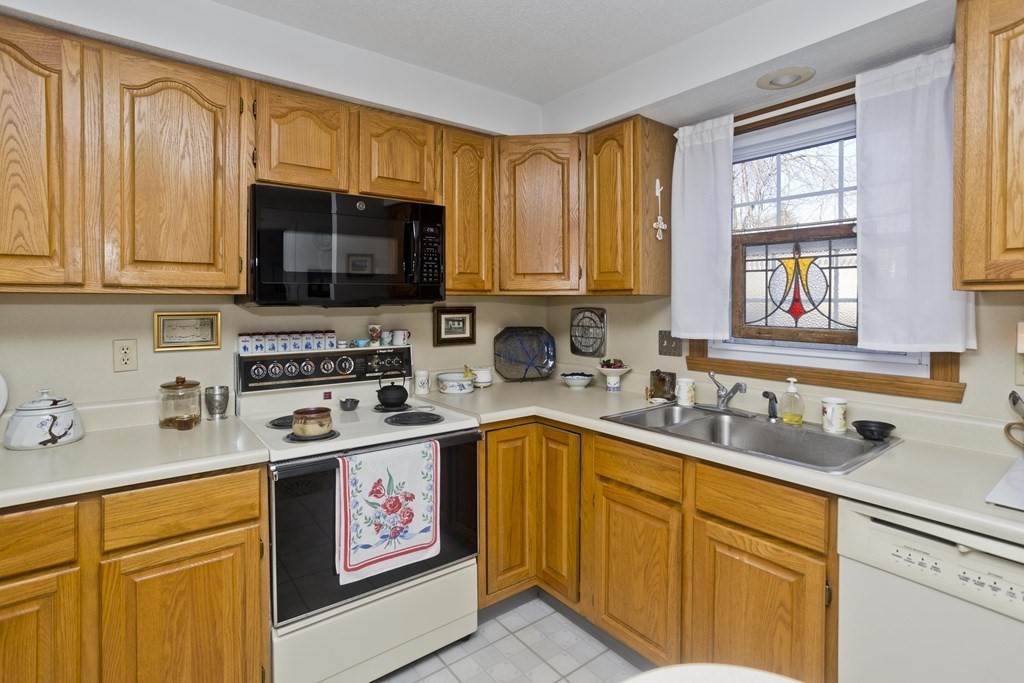 33 Hadley Village Road, Unit 33 South Hadley, MA 01075 - Photo 13 of 35 Gallery Image 13