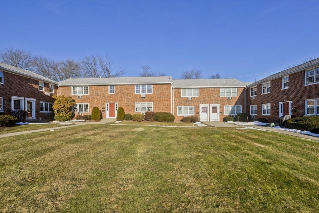 33 Hadley Village Road, Unit 33 South Hadley, MA 01075 - Photo 7 of 35 Gallery Image 7