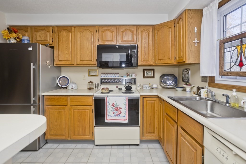33 Hadley Village Road, Unit 33 South Hadley, MA 01075 - Photo 8 of 35 Gallery Image 8