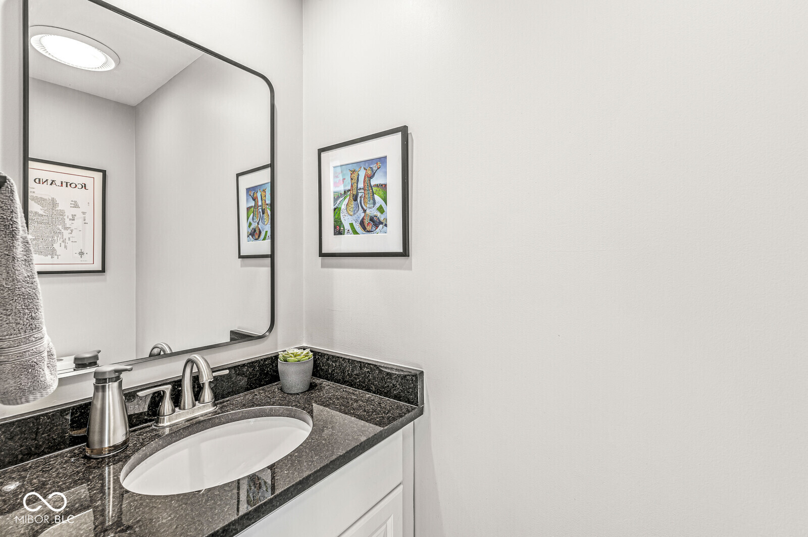 524 Lockerbie Circle North Indianapolis, IN 46202 - Photo 14 of 41